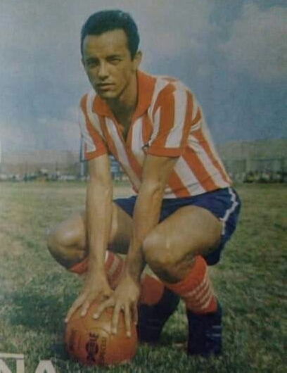 Carlos Papi Peña con Uniforme del Junior - lachachara.org