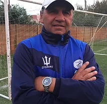 Lorenzo Carrabs en su Centro de Formación de Arqueros - lorenzocarrabs.com.uy