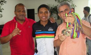 Alex Cujavante Luna junto a su padre Alex Cujavante Chaljub - lachachara.org