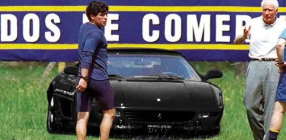 Diego Maradona Ferrari Negro