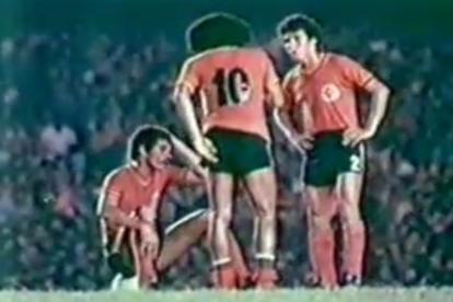 Vilarete y su icónica sentada en el balón en el estadio Maracaná en 1977 imagen 01