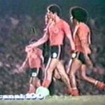 Vilarete y su icónica sentada en el balón en el estadio Maracaná en 1977 imagen 03