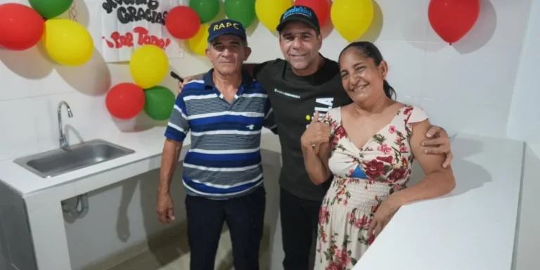 Mejoramiento de vivienda Barranquilla: Char entrega obras en Juan Mina y Santa María