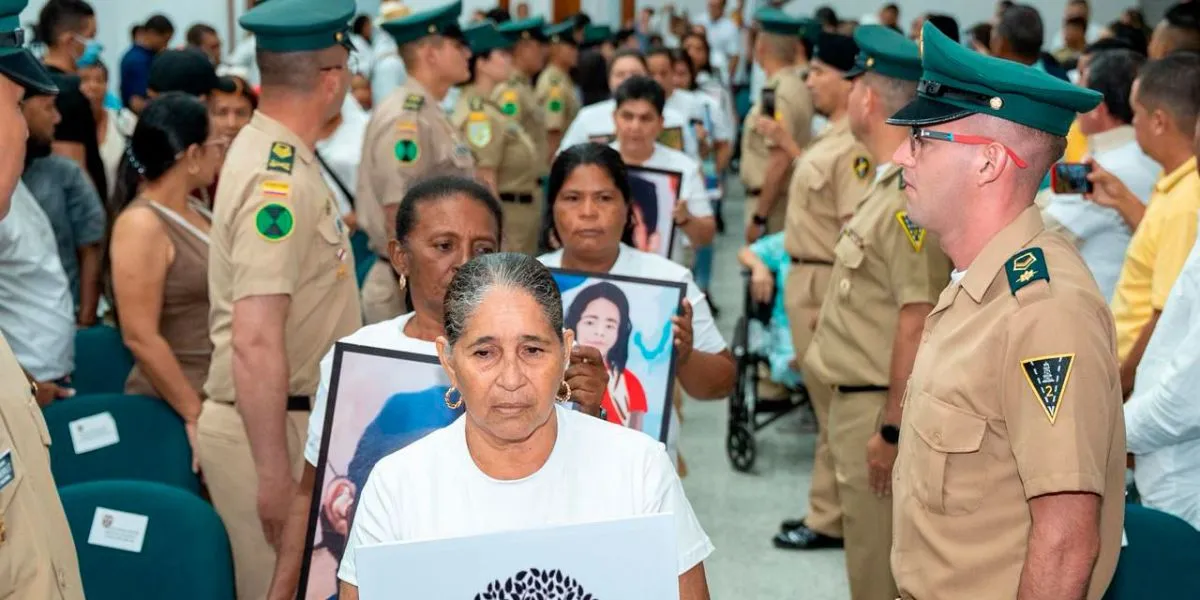 El Estado pidió perdón a 23 familias por desapariciones y ejecuciones extrajudiciales en el Caribe, reafirmando su compromiso con la verdad y la reparación.