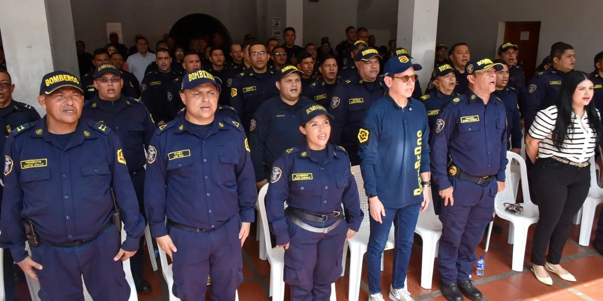 Barranquilla celebró el Día Nacional del Bombero, rindiendo homenaje a los héroes de casco que protegen la vida y seguridad de la ciudad.