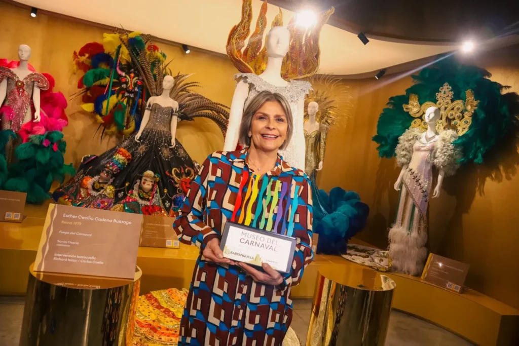 Museo del Carnaval recibe vestido de la reina Esther Cadena