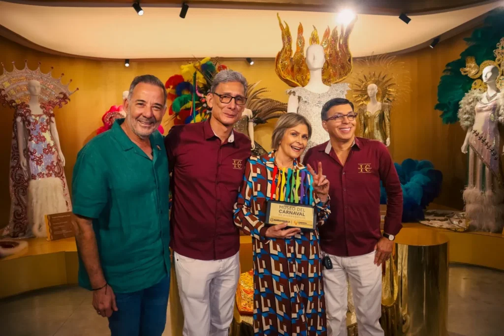 Museo del Carnaval recibe vestido de la reina Esther Cadena