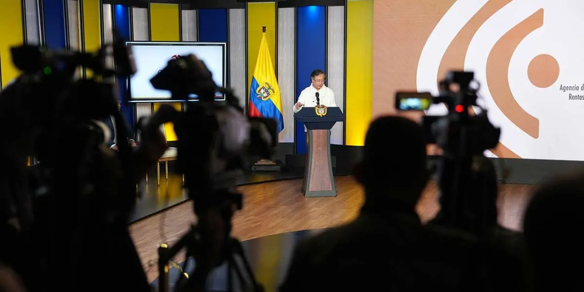 Petro denuncia millonaria defraudación: $8 billones perdidos en la DIAN