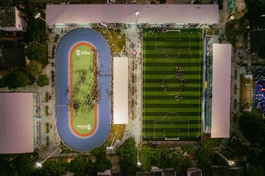 Soledad inaugura el polideportivo Los Cedros: el más grande del municipio Vista aérea del Polideportivo Los Cedros en Soledad