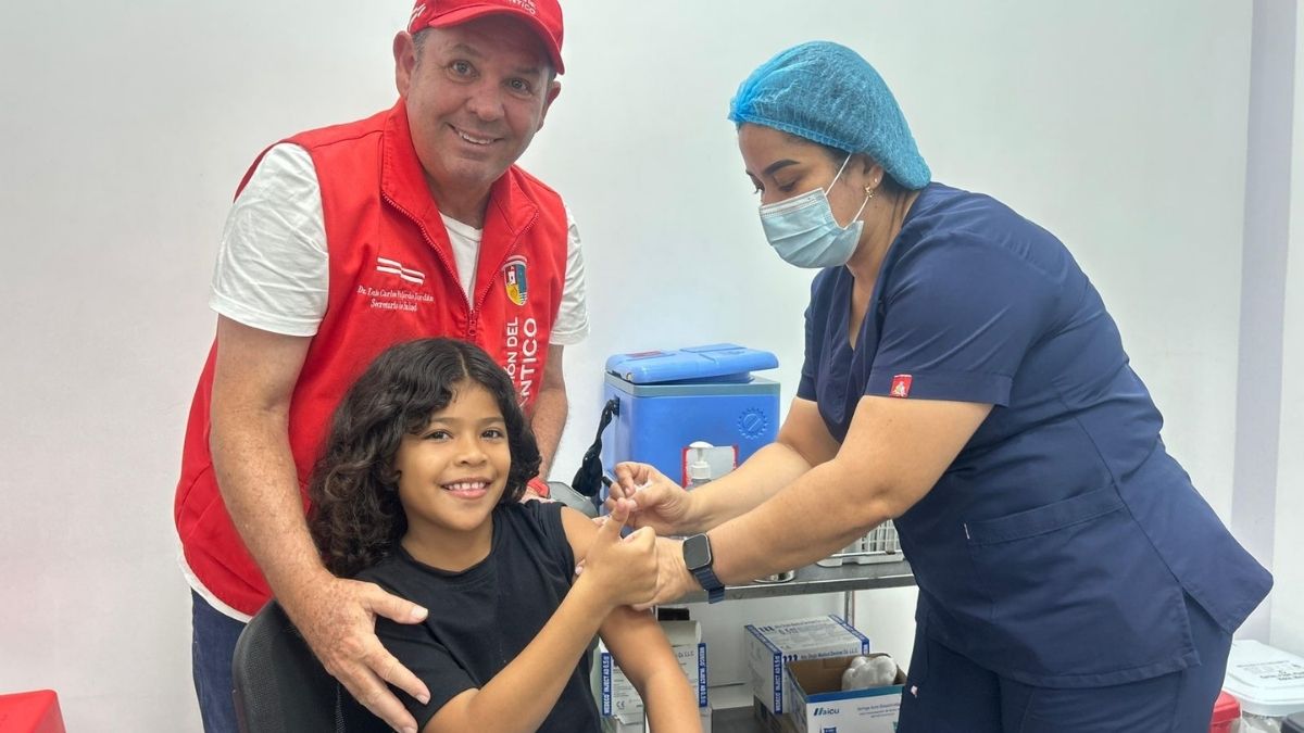 Atlántico inicia vacuna contra dengue en niños
