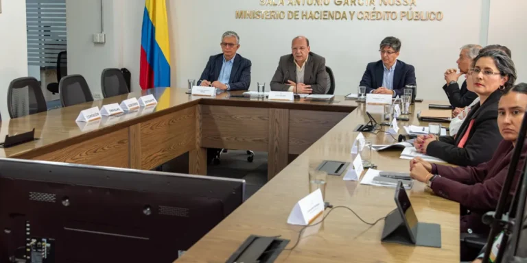 Hacienda entrega balance desempleo bajó a 8,1 %